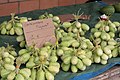 Plody okurky angurie na trhu v Cayenne