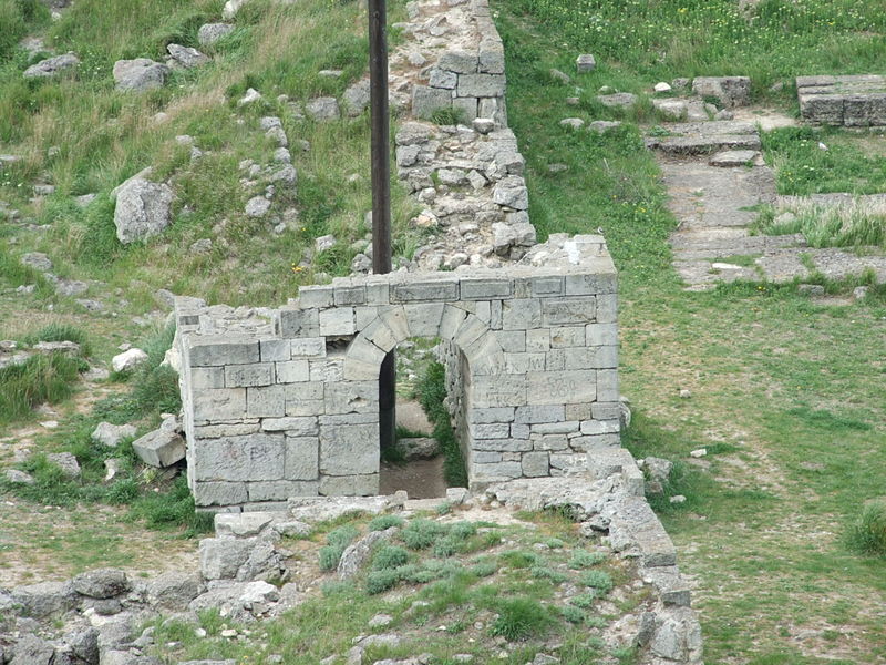 File:Crimea Kerch Mrirmekiy archeological site-19.jpg