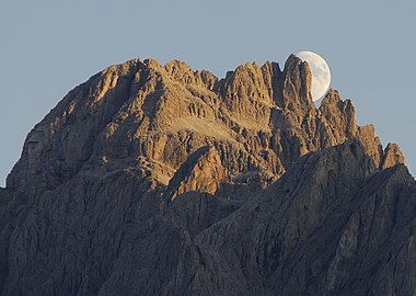 mit Vinatzerturm (und Mond)