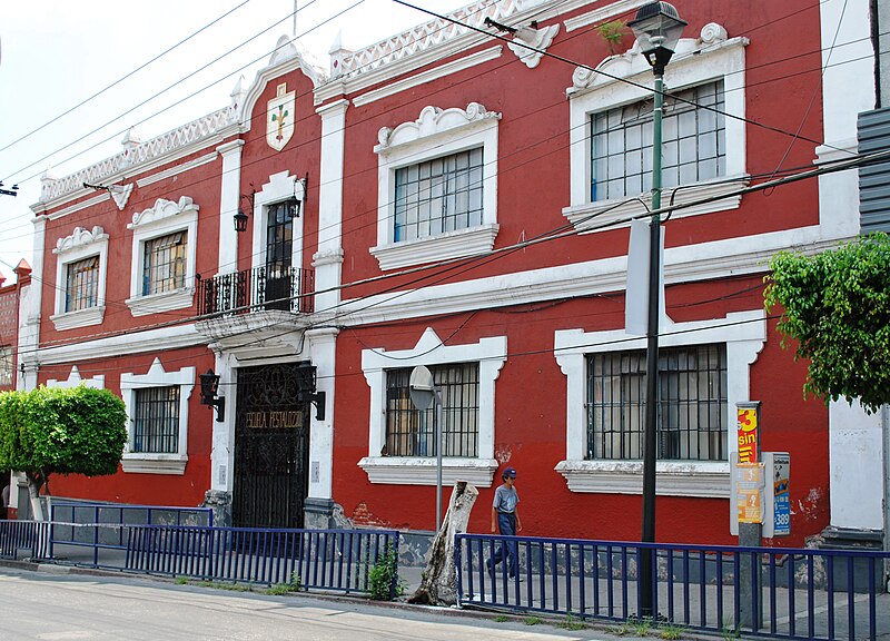 File:Cuernavaca, Pestalozzi school.jpg