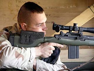 Fortune Salaire Mensuel de United States Marine Corps Designated Marksman Rifle Combien gagne t il d argent ? 10 000,00 euros mensuels