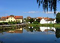 Čeština: Rybník na návsi v Dražičkách English: Common pond in Dražičky village, Czech Republic