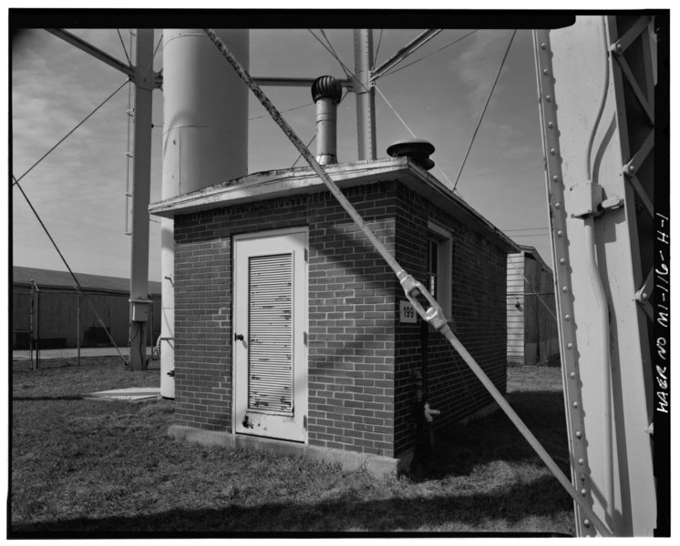 File:EAST FRONT AND NORTH SIDE - Selfridge Field, Building No. 199, South of George Avenue between Walnut and Birch Streets, Mount Clemens, Macomb County, MI HAER MICH,50-MTCLE.V,1H-1.tif