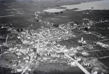 Aerial view from 250 m by Walter Mittelholzer (1929) ETH-BIB-Sursee v. W. aus 250 m-Inlandfluge-LBS MH01-006009.tif