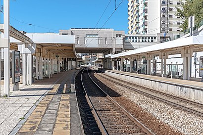 Como chegar a Estação Ferroviária de Queluz-Belas através de transportes públicos - Acerca do local