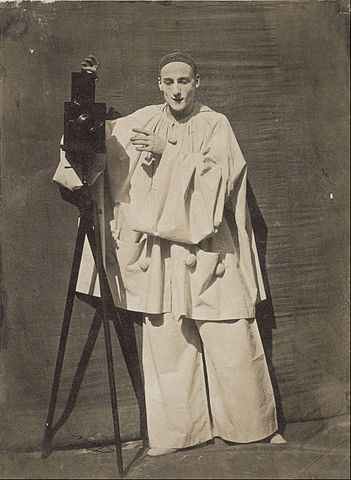 Félix Nadar - Pierrot the photographer - Google Art Project.jpg