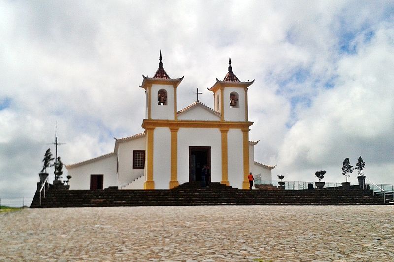 File:Fachada da Capela Nossa Senhora da Piedade, Caeté MG.JPG