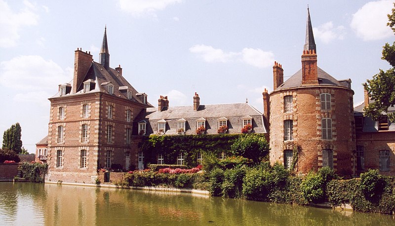 File:France Loiret Bellegarde Chateau 02.jpg