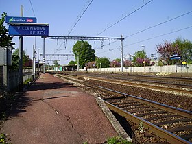 Paris'e doğru istasyon platformu.