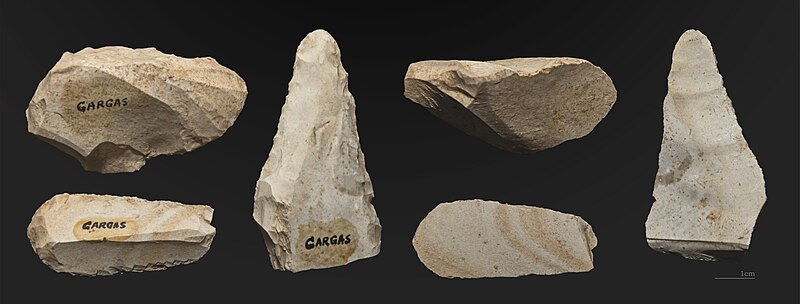 File:Gargas cave, Lithic industry.jpg