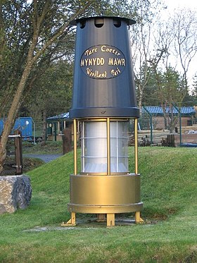 Giant miner's lamp at Mynydd Mawr Woodland Park - geograph.org.uk - 68985.jpg