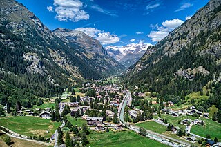 <span class="mw-page-title-main">Gressoney-Saint-Jean</span> Comune in Aosta Valley, Italy