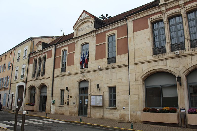 File:Hôtel Ville Thoissey 11.jpg