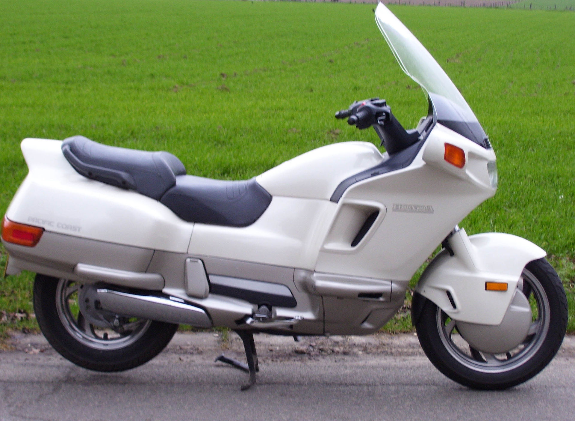 Honda PC 800