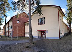 Hoplaxskolan, Munksnäs-enheten 6-9, framgården, Solnavägen 18-20 i Helsingfors - 2021.jpeg