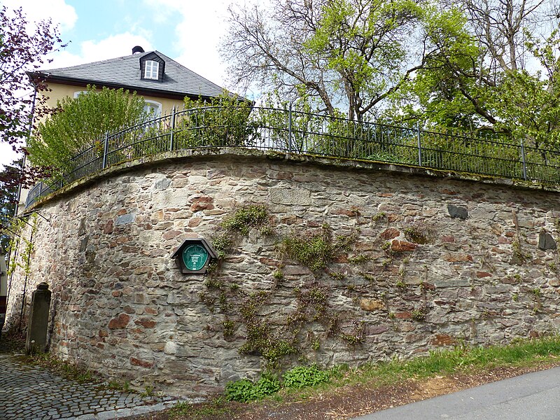 File:Humboldtweg Goldkronach 2019 xy15.jpg