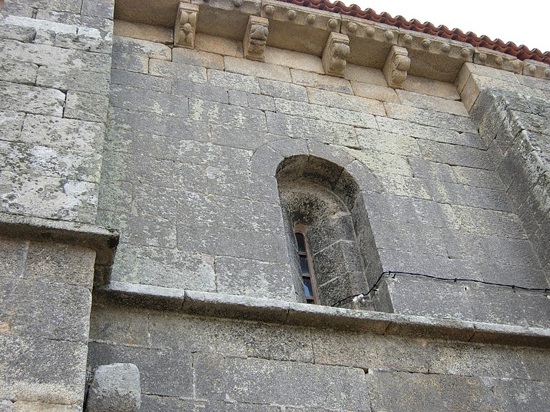 File:Iglesia de San Pedro da Mezquita (2044644282).jpg