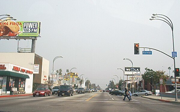 Victory Boulevard in Van Nuys, 2002