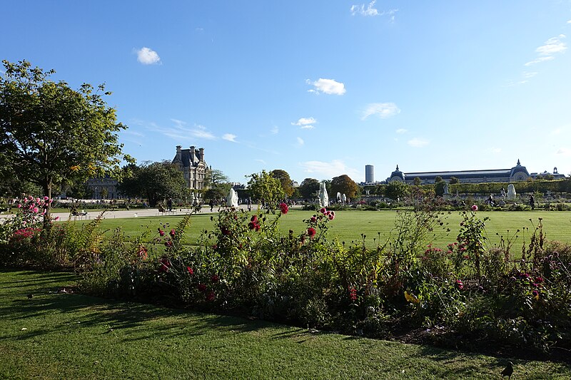 File:Jardin des Tuileries @ Paris (30072980941).jpg