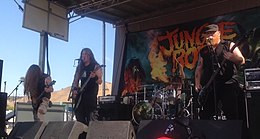 Description de l'image Jungle Rot performing in Chula Vista, CA on Mayhem Fest 2015.jpg.