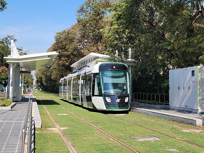 File:Kaohsiung LRT Citadis 305 tram in trial operation.jpg