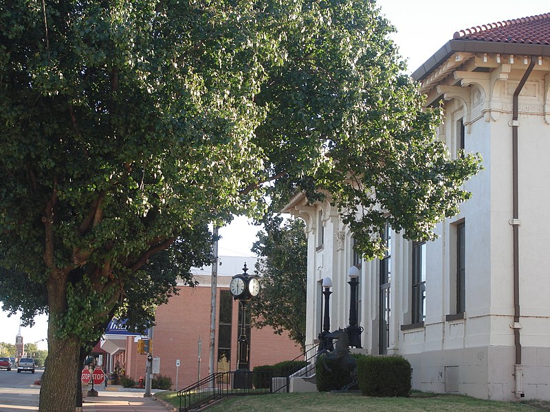 File:Kingfisher, OK USA - U.S. Land Office 1889 - panoramio (1).jpg