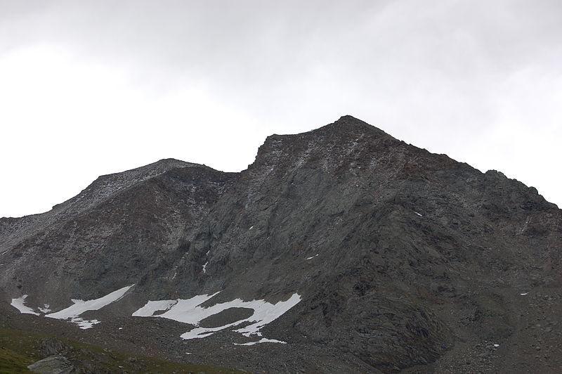 File:Kreuzspitze und Scherneskopf a.JPG