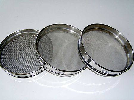 Tập_tin:Laboratory_sieves_BMK.jpg