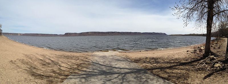 File:Lake Pepin Panorama.jpg