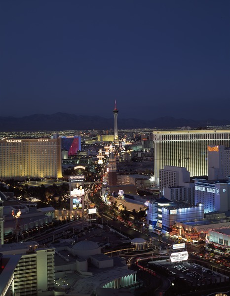 File:Las Vegas Strip, looking toward the 112-story Stratosphere observation tower, Las Vegas, Nevada LCCN2011634485.tif