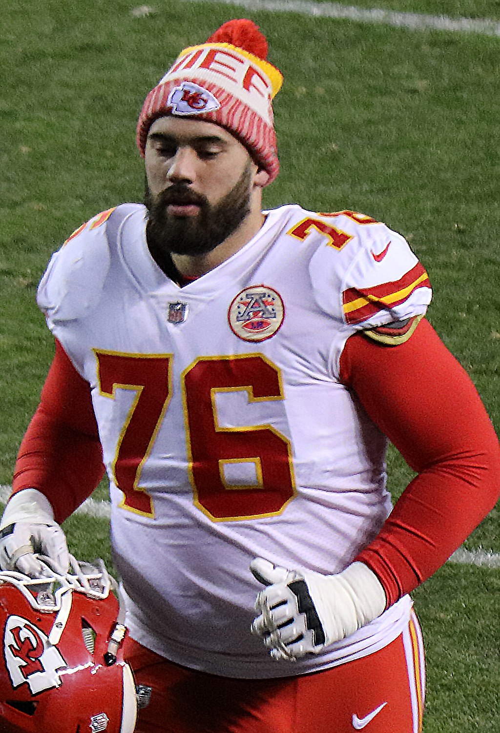 Jets sign Canadian OL Duvernay-Tardif to active roster