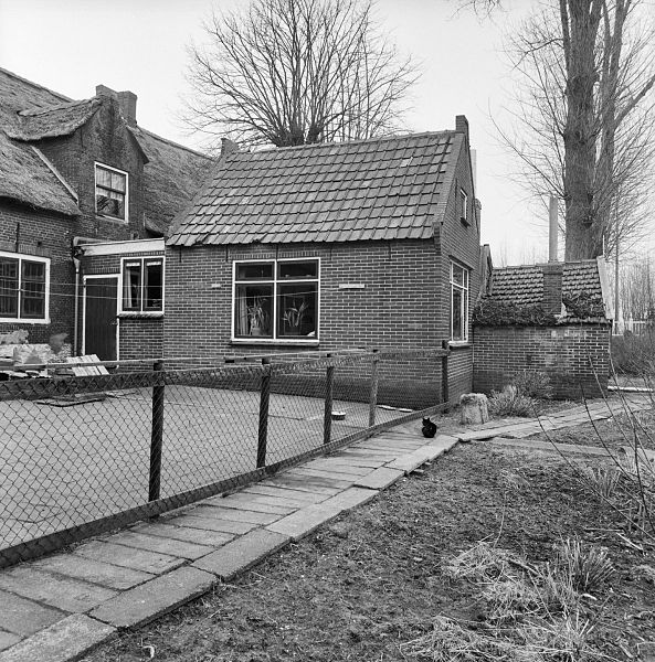 File:Linker zijgevel met zomerhuis - Leimuiden - 20138237 - RCE.jpg