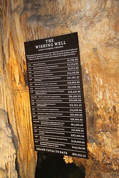 File:Luray Caverns Sign for veterans memorial.jpg