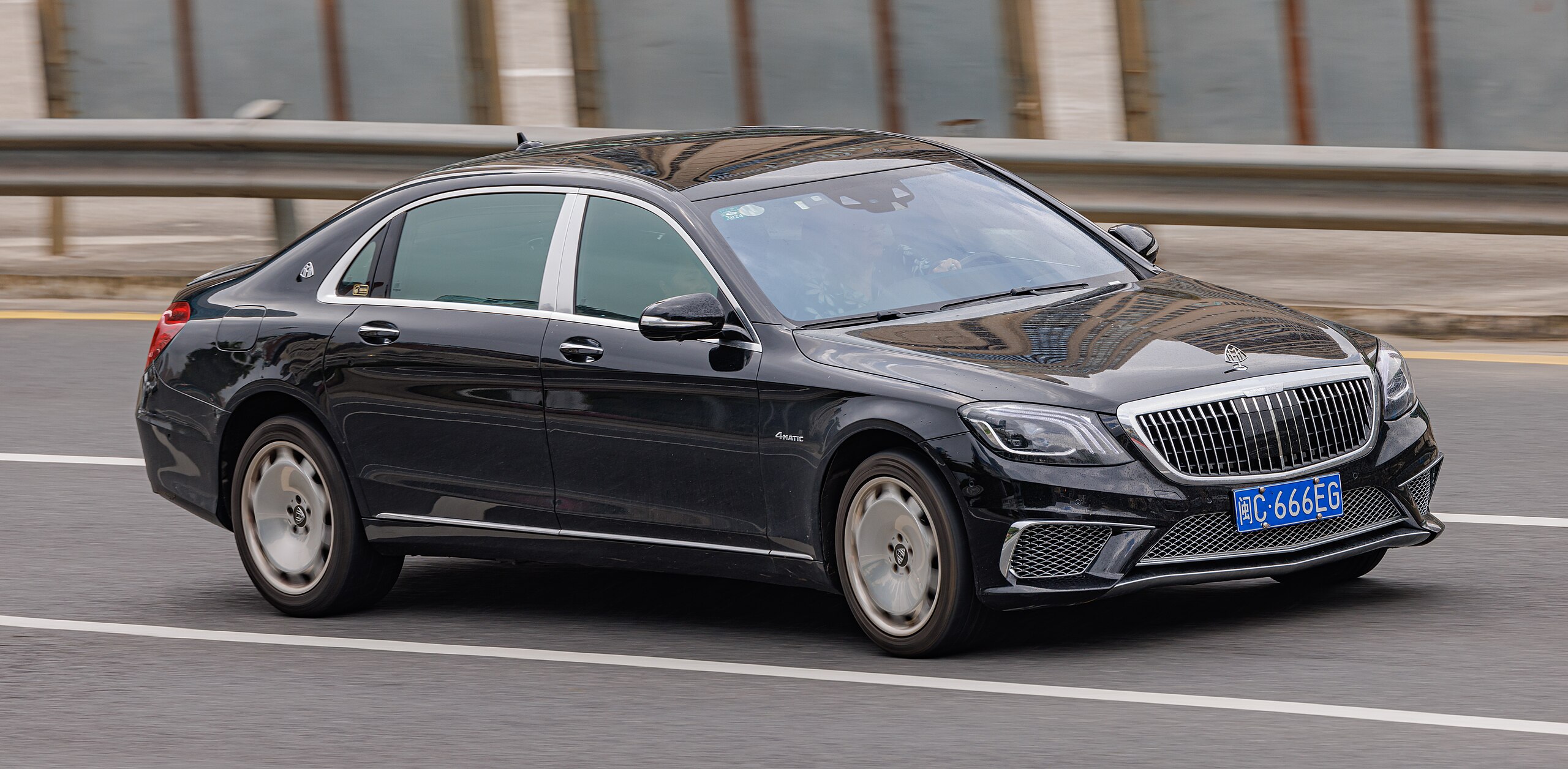 Mercedes Maybach (Майбах) черный