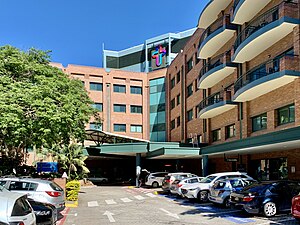 Main entrance to Mater Private Hospital, Brisbane.jpg