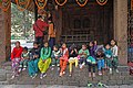 Manali-Hidimba-Devi-Tempel-32-Kinder-gje.jpg