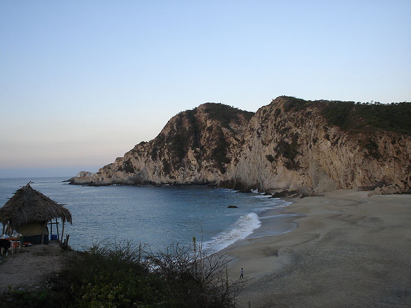 File:Maruata beach.jpg