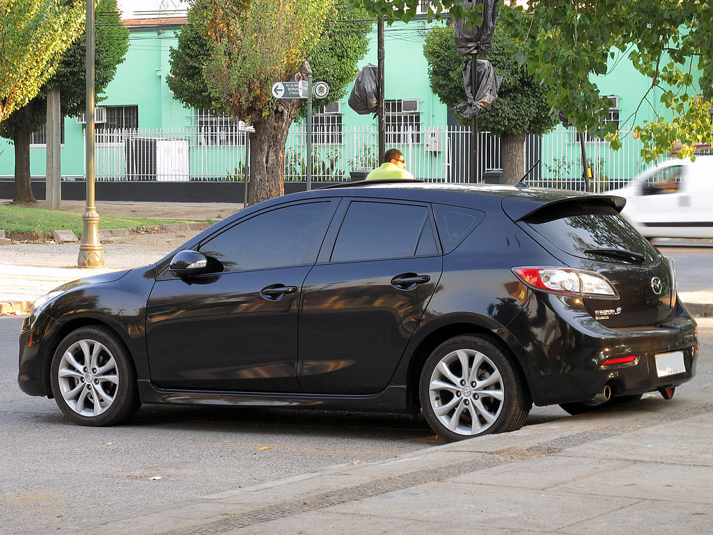 FileMazda 3 Sport 2.0 R 2011 (16026433283).jpg