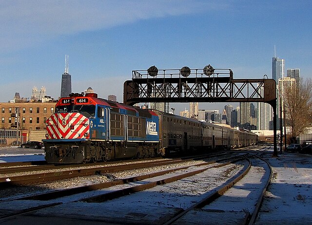 Metra EMD F40C No. 614 in Chicago