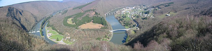 Die Maas bei Laifour zwischen Monthermé und Revin in den französischen Ardennen