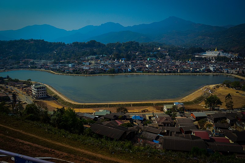 File:Mogok lake.jpg