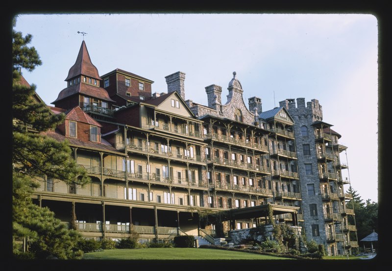 File:Mohonk, back, New Paltz, New York LCCN2017713148.tif