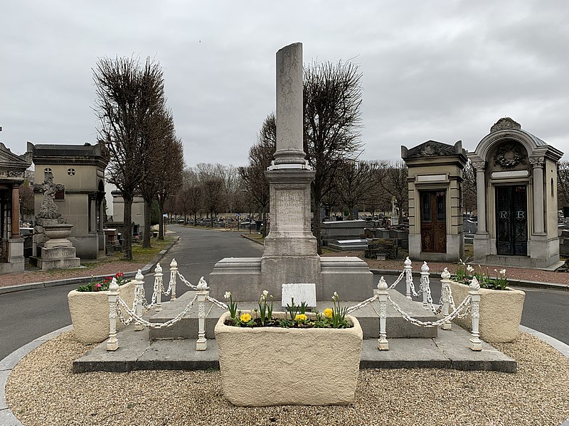 File:Monument morts Guerre 1870 Cimetière Kremlin Bicêtre 1.jpg