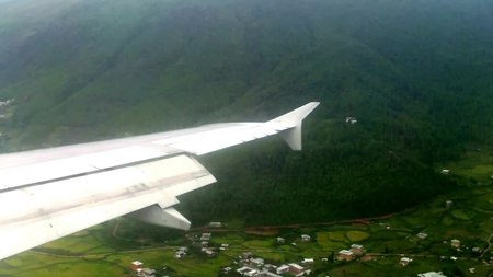 Fail:Most difficult landing in the world, Bhutan.webm