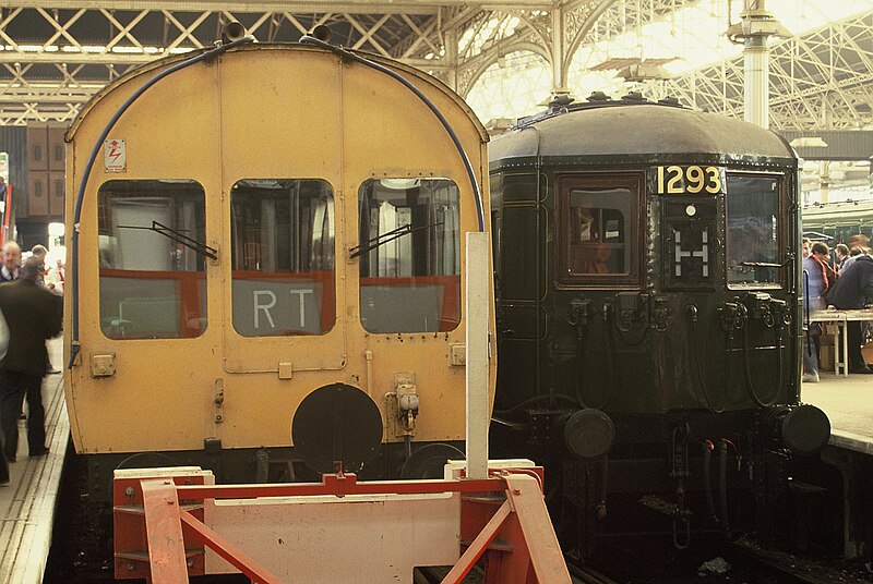 File:NSE Gala London Bridge 1991 16.JPG