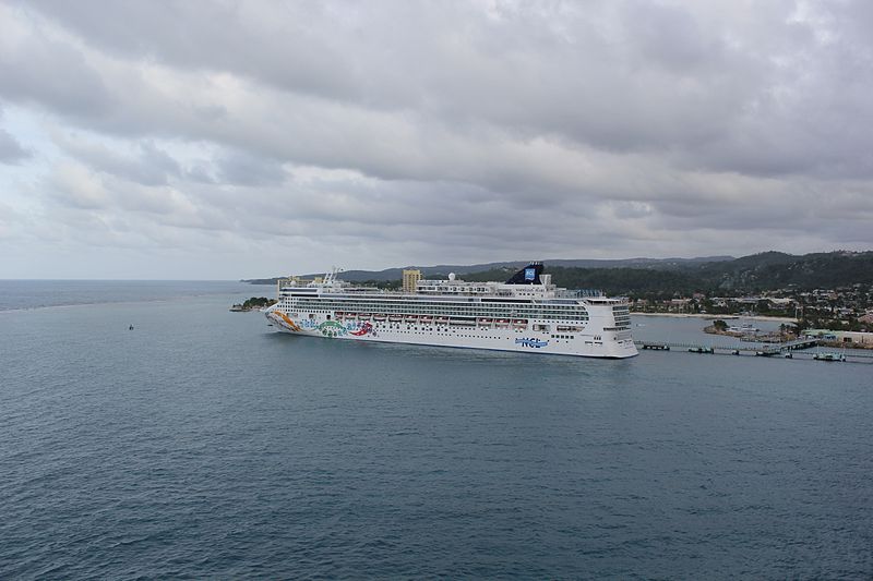 File:Norwegian Pearl (8615634925).jpg