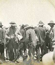 Boerekrygsgevangenes word in November 1901 die dorp binnegebring