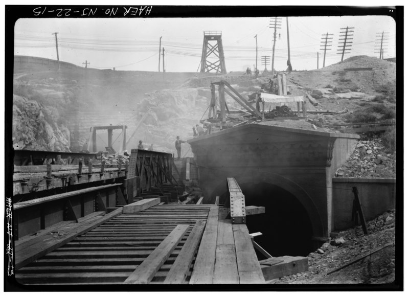 File:Old Bergen tunnel, west end, showing proposed 4th track of Delaware, Lackawanna and Western Railroad and amount of west end of tunnel to be taken out to allow for same, taken HAER NJ,9-JERCI,6-15.tif