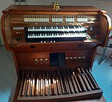Oschatz, Robert-Härtwig-Schule, Aula, Jehmlich-Orgel,Spieltisch.jpg