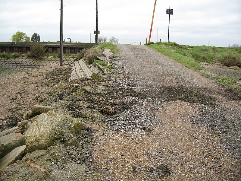 File:Osea Causeway away from Osea - panoramio.jpg